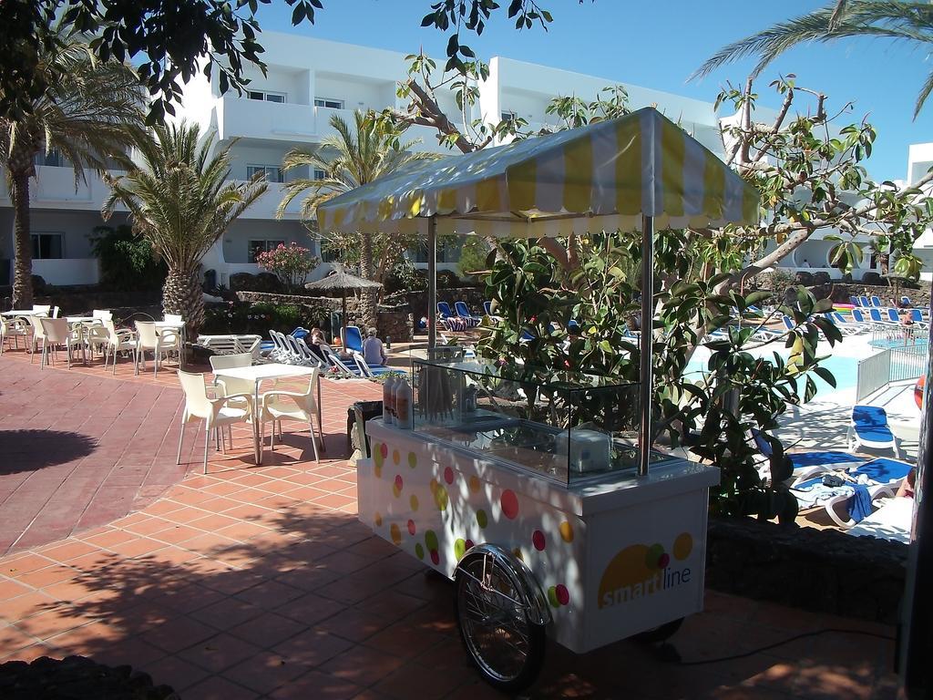 Apartamentos Ficus Costa Teguise Eksteriør billede