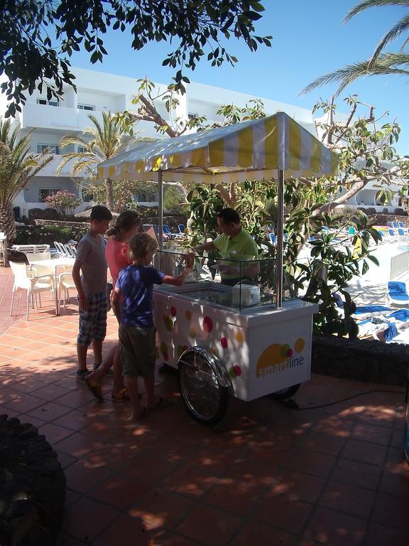 Apartamentos Ficus Costa Teguise Eksteriør billede