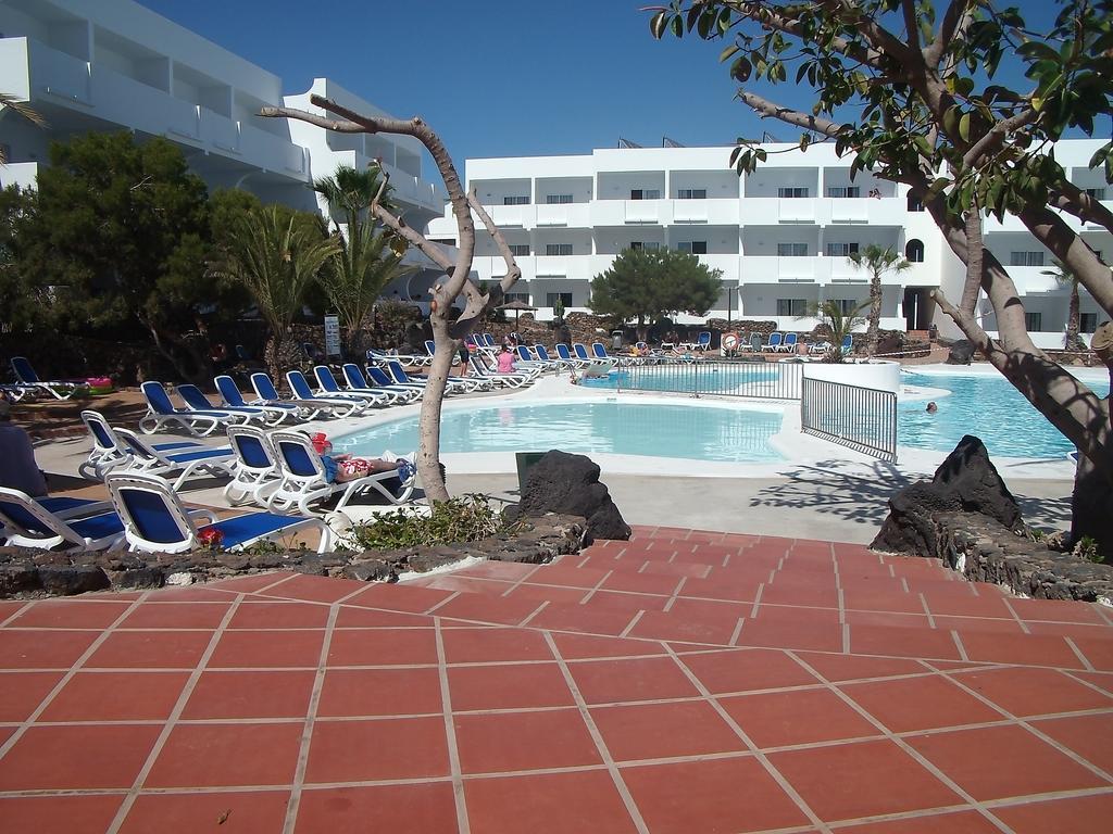 Apartamentos Ficus Costa Teguise Eksteriør billede