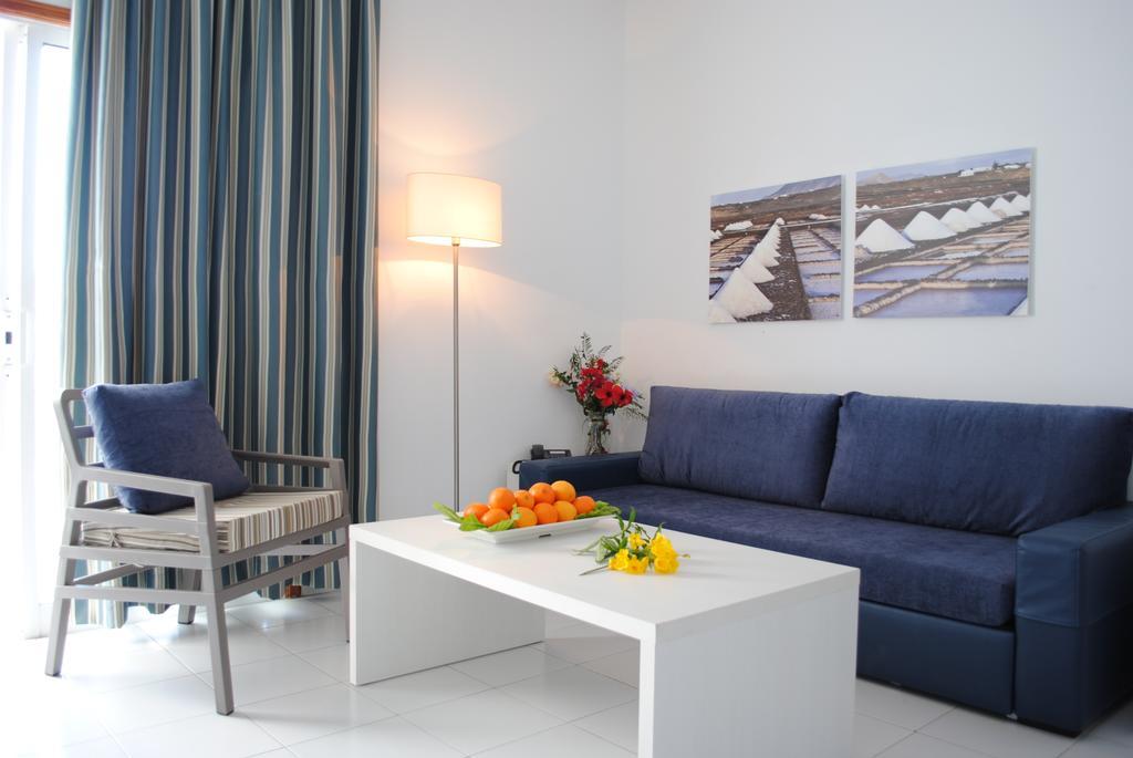 Apartamentos Ficus Costa Teguise Eksteriør billede