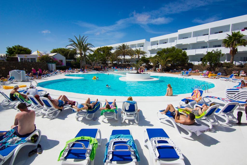 Apartamentos Ficus Costa Teguise Eksteriør billede