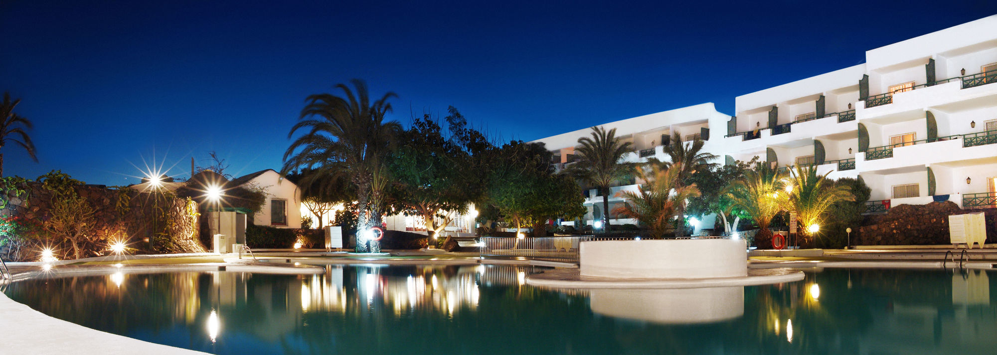 Apartamentos Ficus Costa Teguise Eksteriør billede