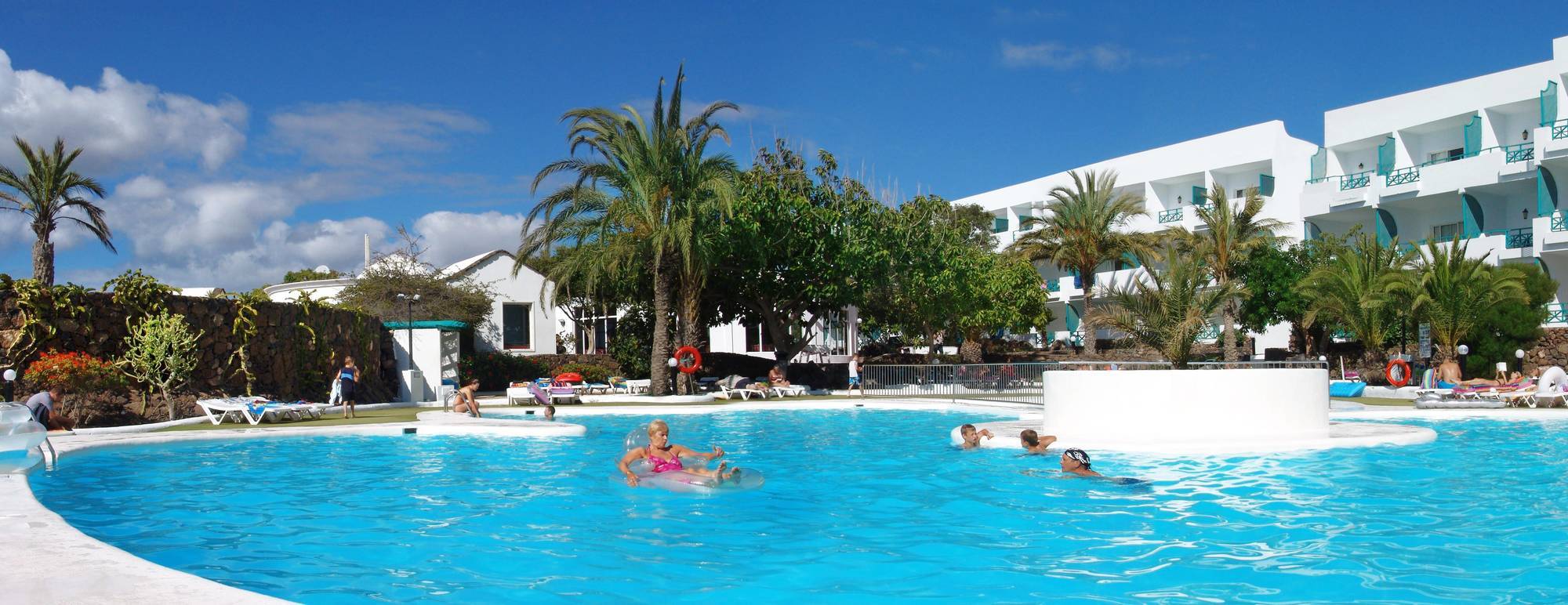 Apartamentos Ficus Costa Teguise Eksteriør billede